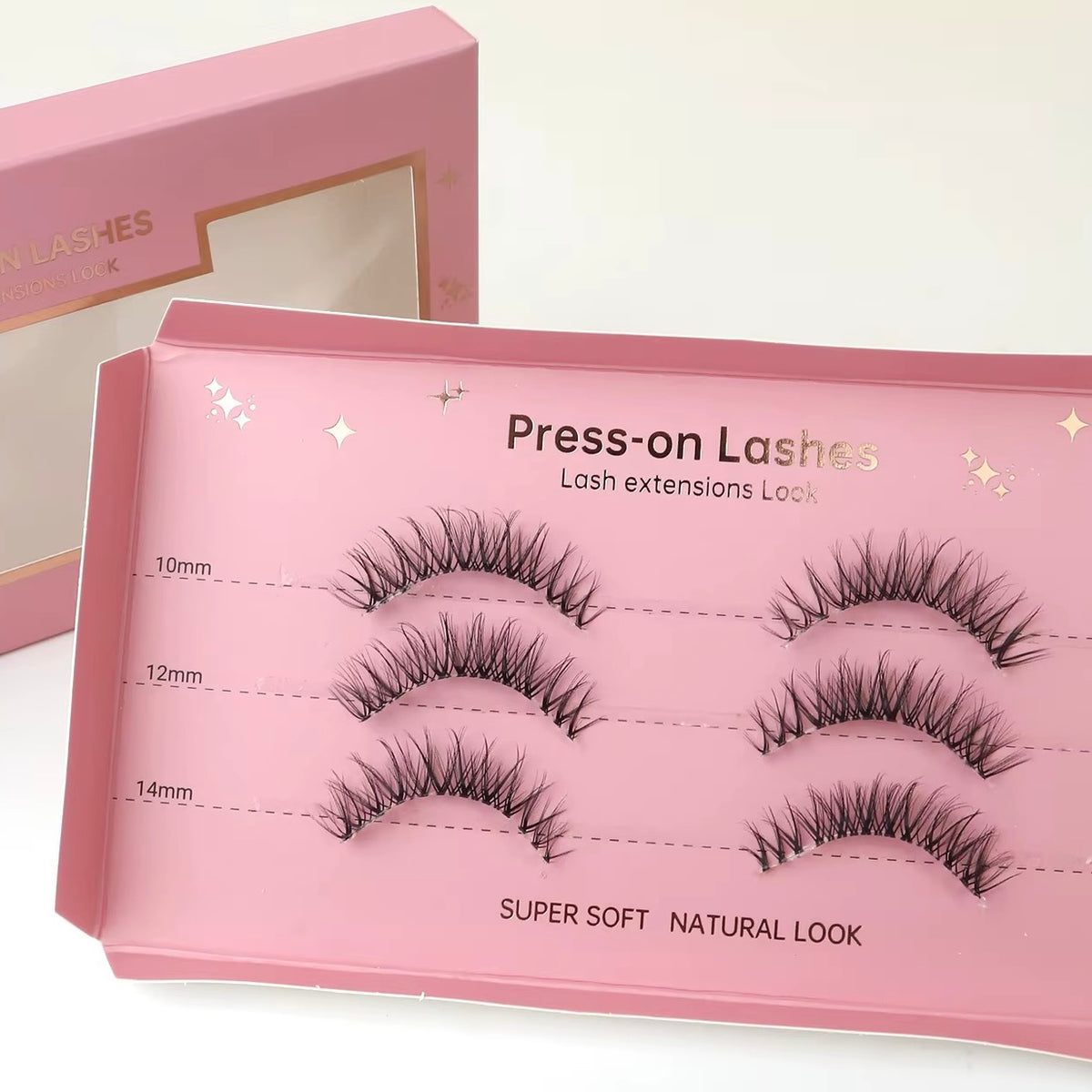 Pre glued lashes